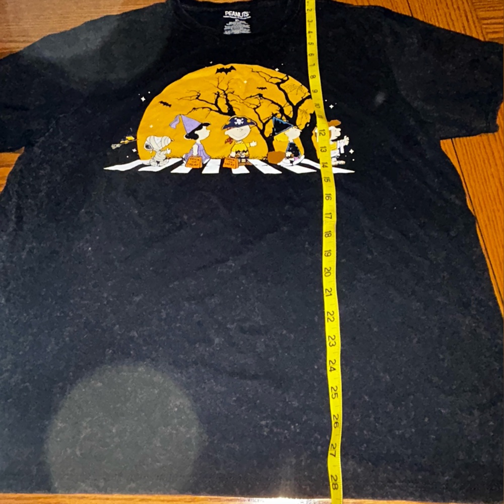 Peanuts Unisex Short Sleeve Black Tee with Halloween Design Size XL - Picture 5 of 6